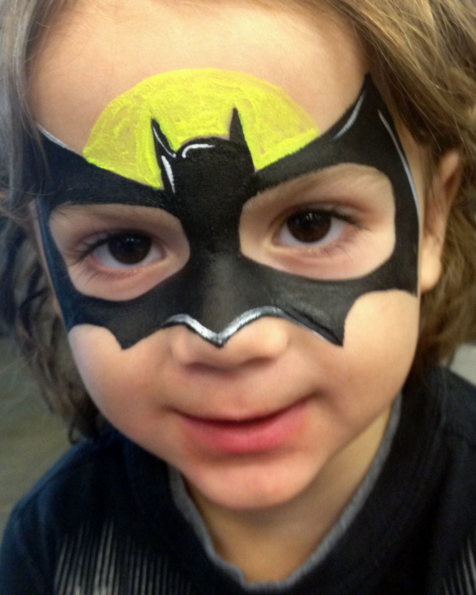 Brighten Your Kids' Parties with Our Professional Facepainter!