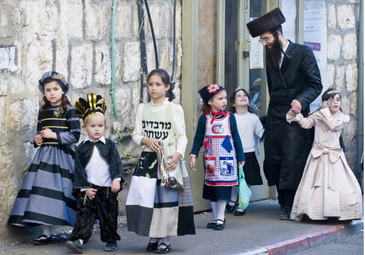 Celebrate Purim with us by inviting a facepainter & balloon twister to your party